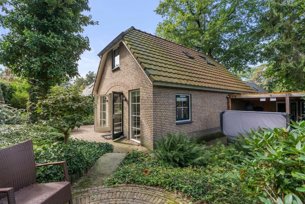 Luxe Vakantiehuis In Het Bos Met Jacuzzi En Sauna Люнтерен Экстерьер фото