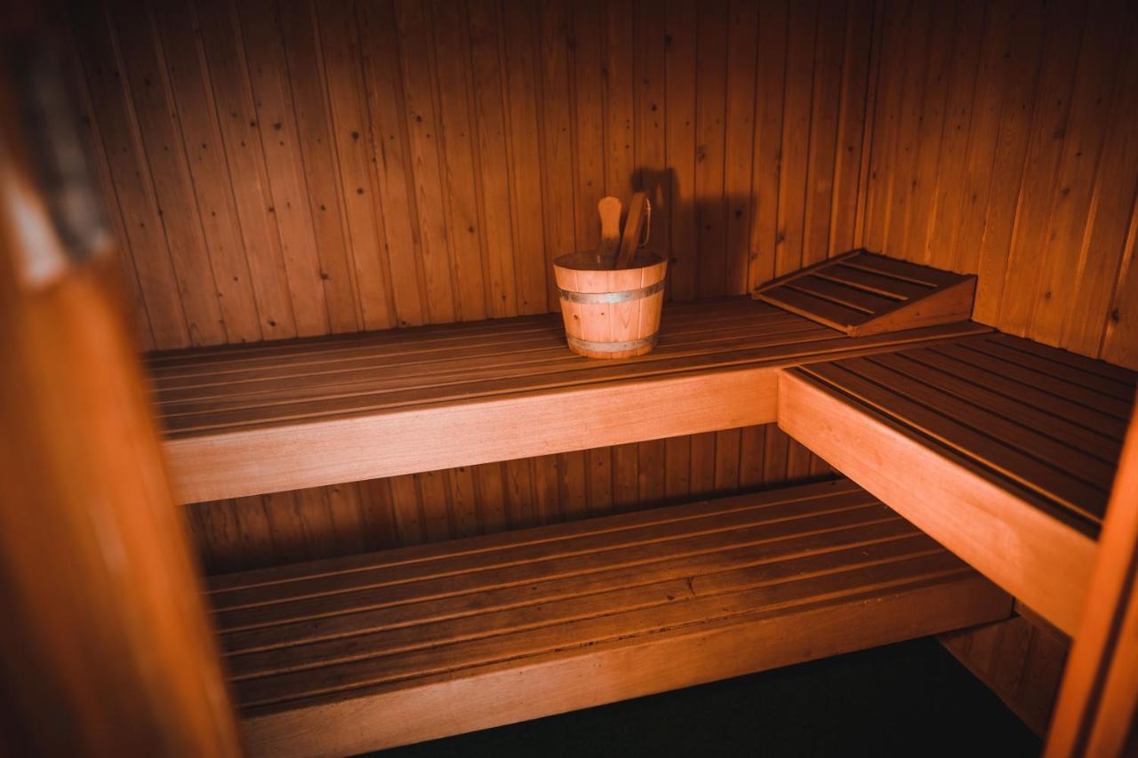 Luxe Vakantiehuis In Het Bos Met Jacuzzi En Sauna Люнтерен Экстерьер фото