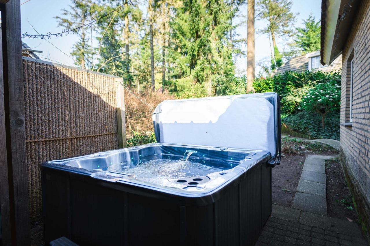 Luxe Vakantiehuis In Het Bos Met Jacuzzi En Sauna Люнтерен Экстерьер фото